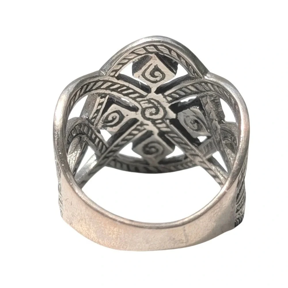 Sarda intricately designed